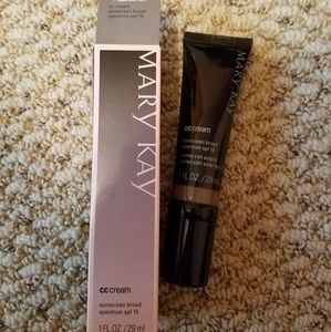 Mary Kay Very Deep CC cream
